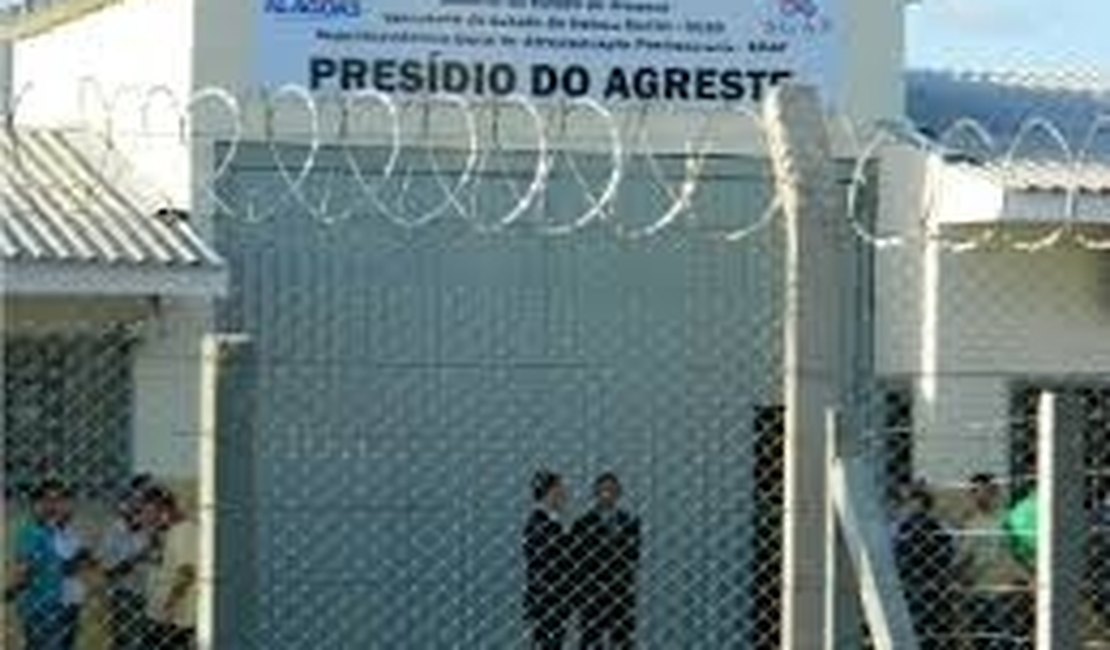 Funcionários da Reviver comem comida estragada e são ameaçados de demissão no Presídio do Agreste