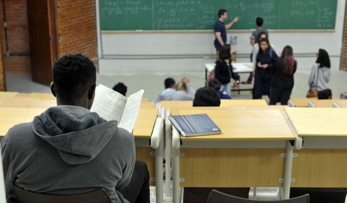 Edital prevê internacionalização de universidades brasileiras