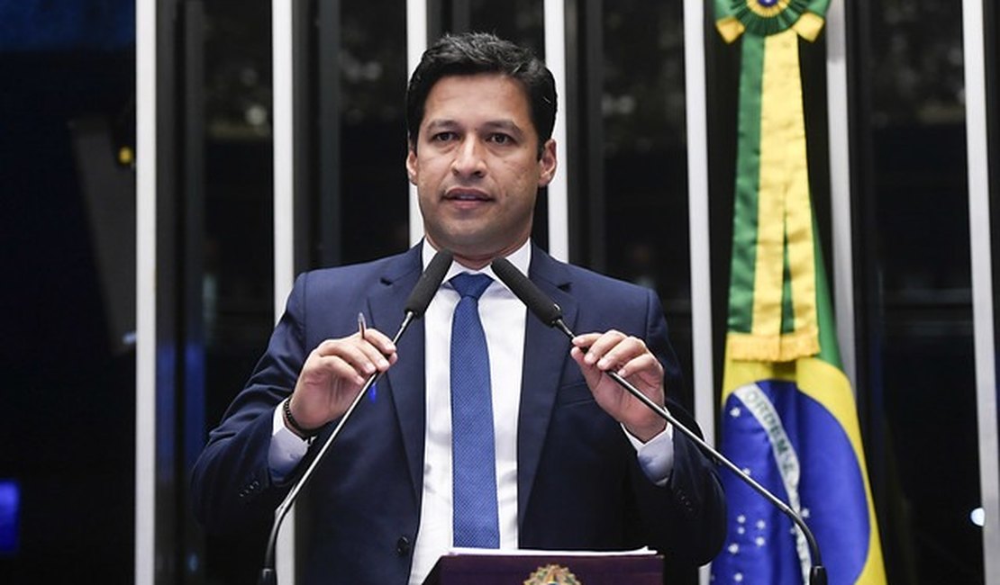 Senador Rodrigo Cunha foi o único de AL que votou a favor da PEC que criminaliza porte de qualquer quantidade de entorpecente