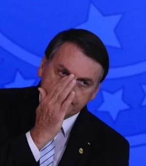 Bolsonaro diz à CNN que Paulo Guedes fica no governo