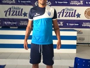 Diretoria do CSA apresenta David Dener, Rafael e Marcos Vinícius