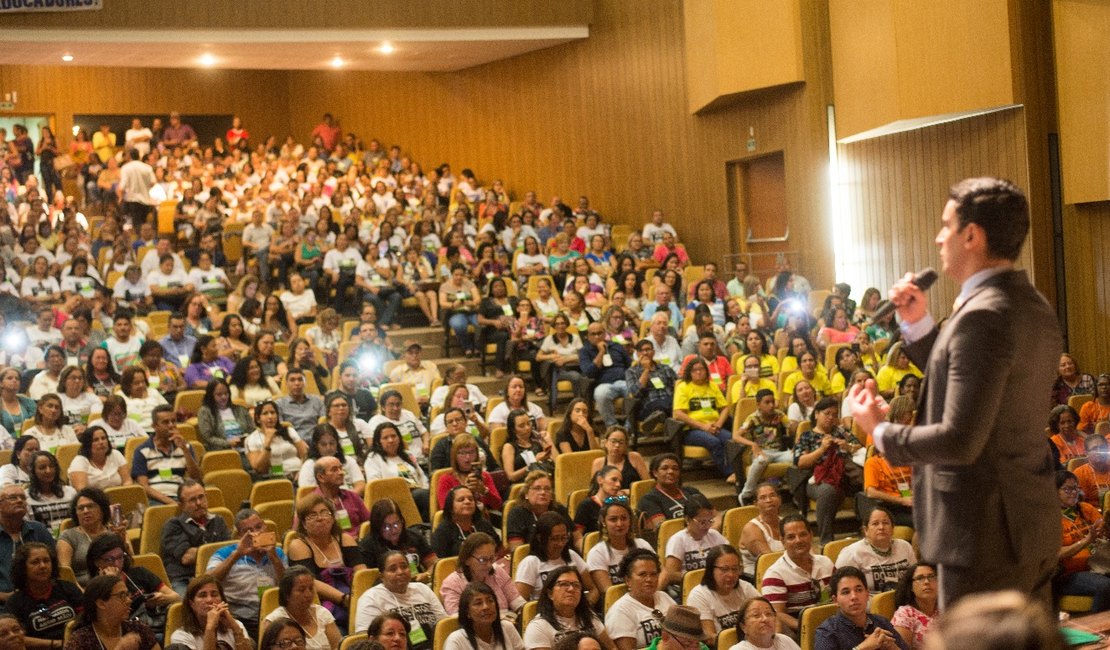 Mais de 2 mil Professores participam de Audiência sobre os precatórios FUNDEF convocada por JHC 