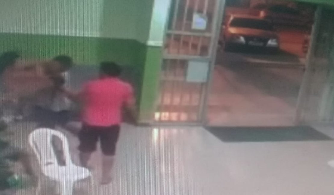[Vídeo] Mulher é agredida por companheiro em hospital de São José da Tapera 