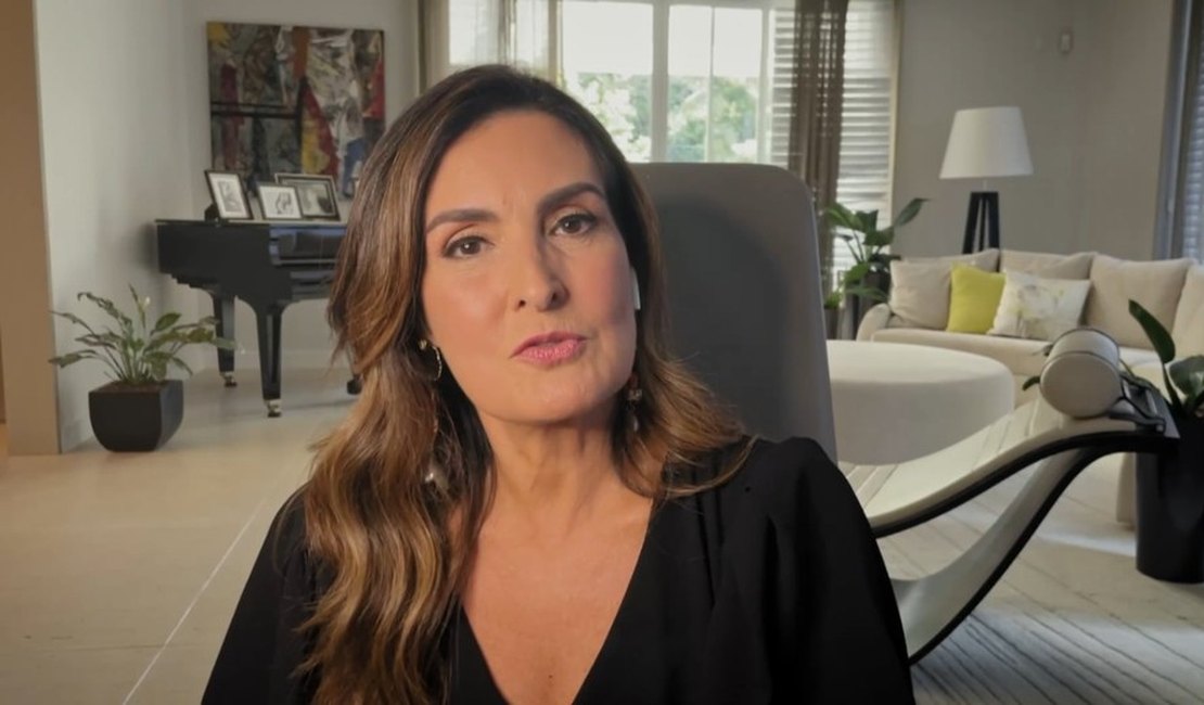 Fátima Bernardes diz que fotos com namorado nas redes sociais têm ajudado mulheres divorciadas