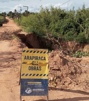 [Vídeo] Chuvas abrem cratera no bairro Massaranduba e prejudicam deslocamento de moradores