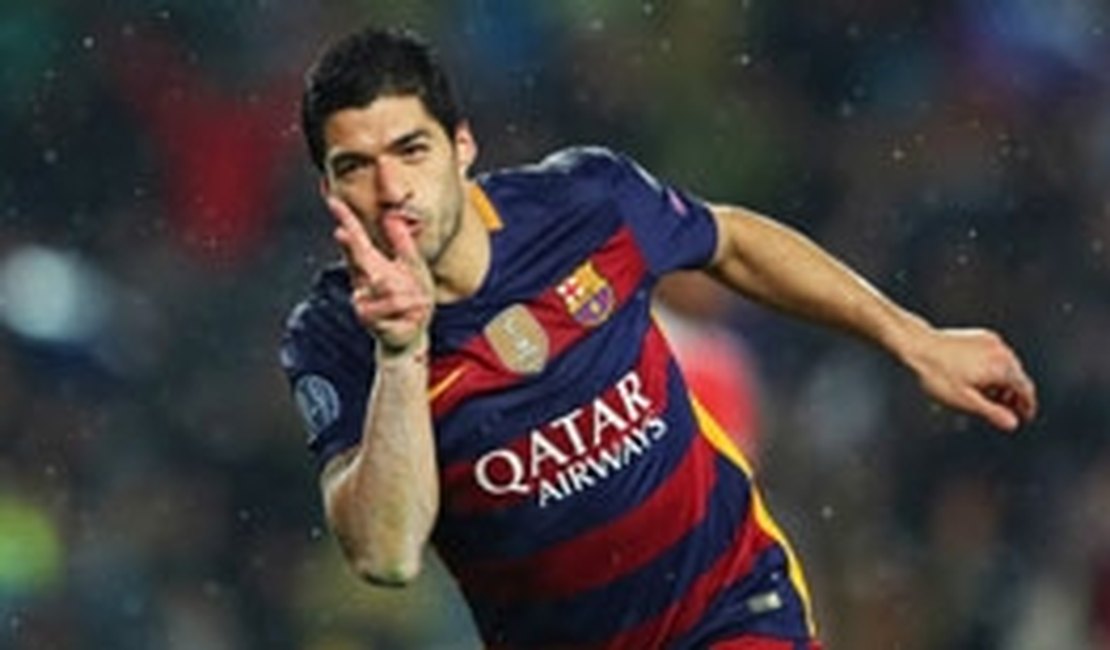 Suárez dá show, marca três gols e Barcelona é campeão espanhol