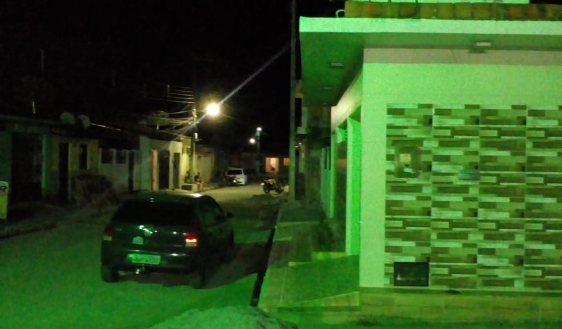 Dupla de jovens é detida com drogas em Passo de Camaragibe