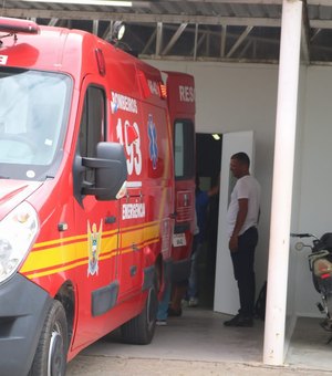 Casal fica ferido após colisão entre carro e motocicleta em Maceió