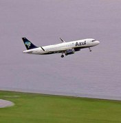 Anac autoriza Azul e Gol a voar com menos comissários em voos após avanço da ômicron