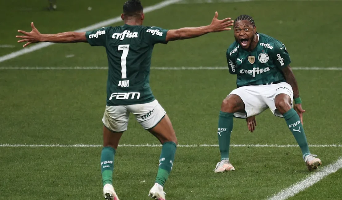 Palmeiras confirma favoritismo com futebol superior ao Corinthians na semifinal