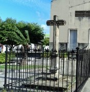 Monumento histórico é reconstruído após ato de vandalismo em Penedo