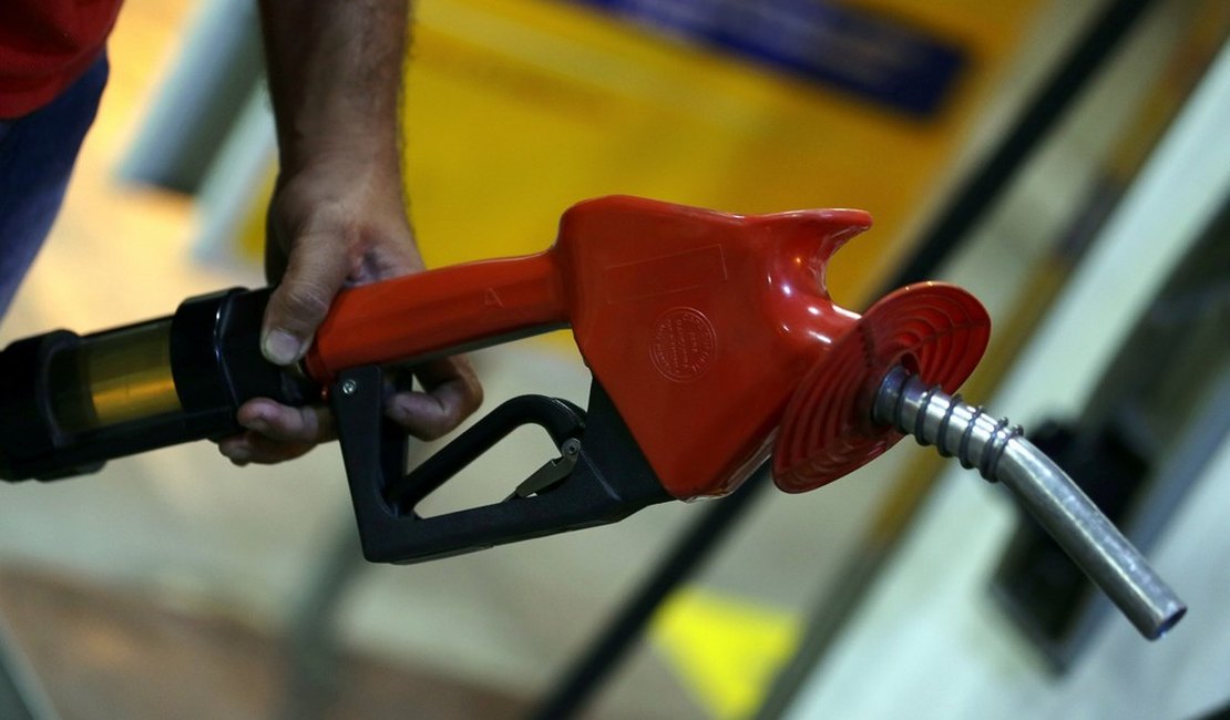 Petrobras eleva preço da gasolina em 1,8%; valor do diesel sobe 2,7%