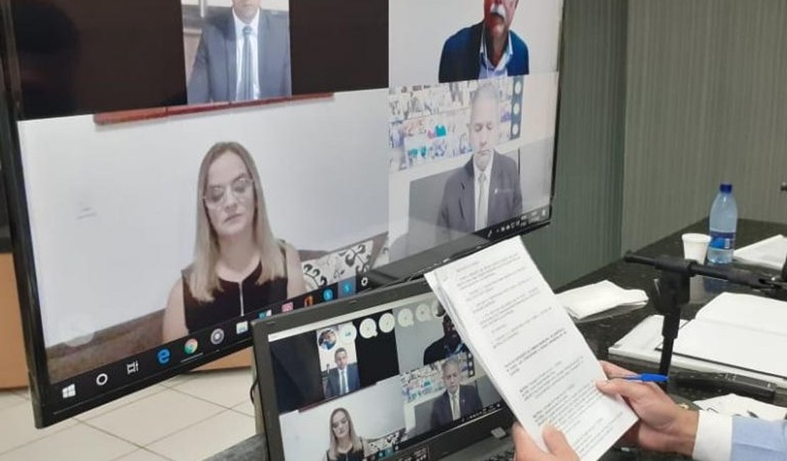 Em Sessão Virtual, vereadores cobram de Hidroxicloroquina a recomposição de coveiros