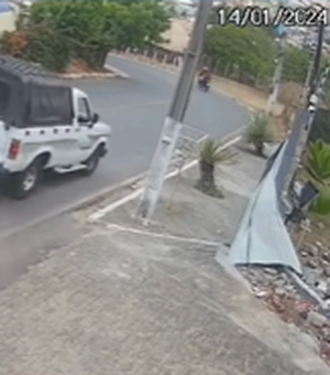 Câmera flagra carro desgovernado antes de acidente fatal em Palmeira; confira vídeo