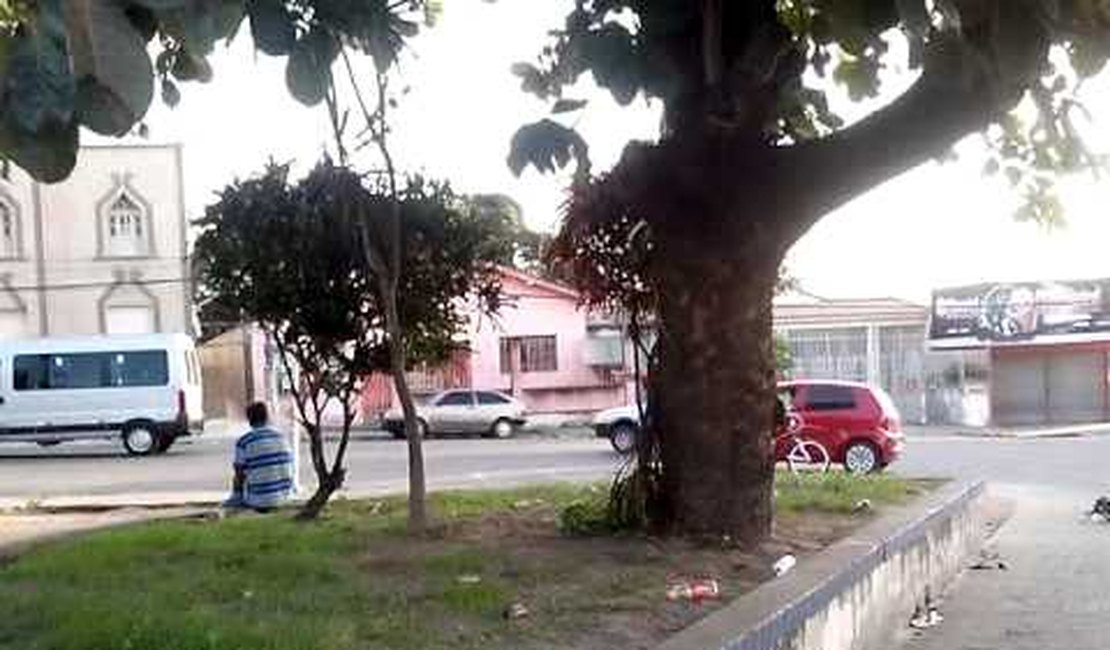 Motocicleta deixada em estacionamento de supermercado de Arapiraca é furtada