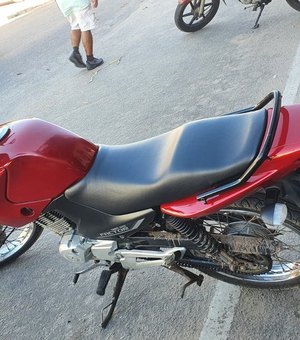 Motocicleta furtada de recenseador é abandonada no bairro Manoel Teles