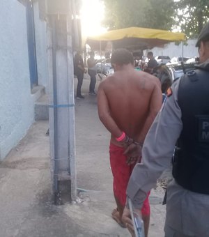 Homem é preso em flagrantes furtando pousada na Ponta Verde