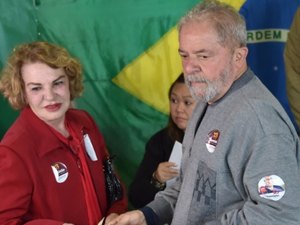 Mulher de Lula, Marisa Letícia é internada após sofrer um AVC 