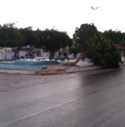 Chuva forte e ventania provocam estragos em cidade do Alto Sertão