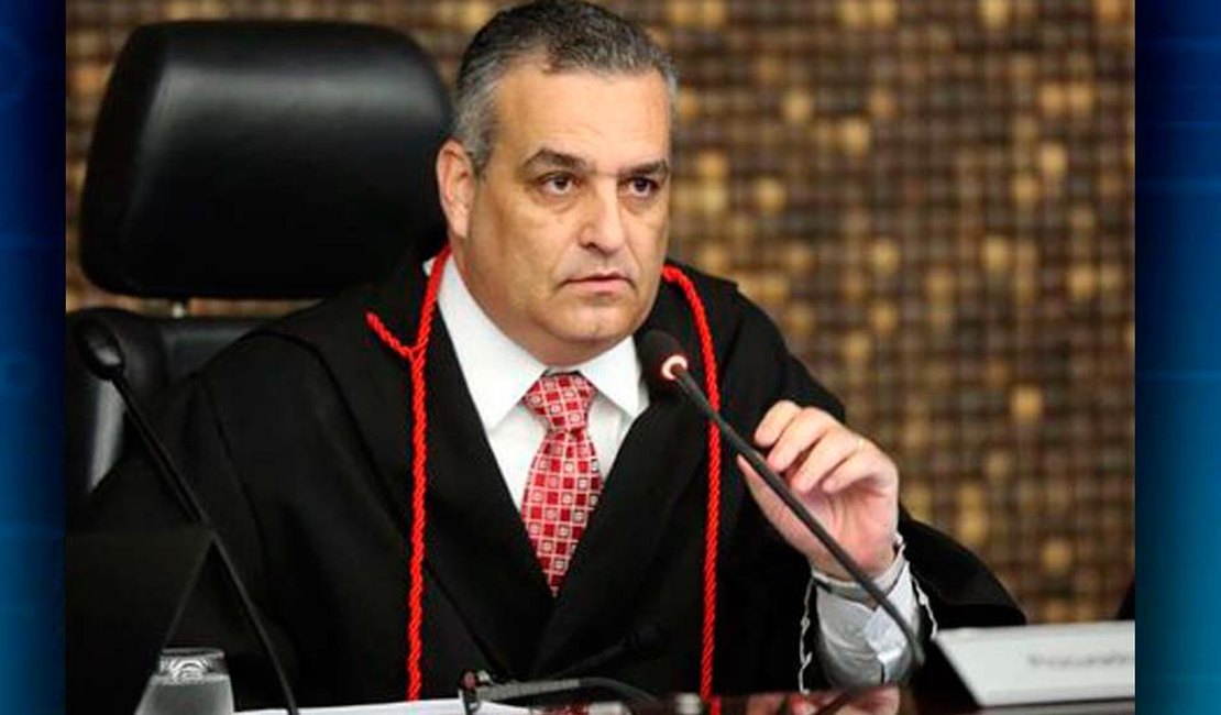 Alfredo Gaspar renuncia a carreira no MP para concorrer a prefeitura de Maceió 
