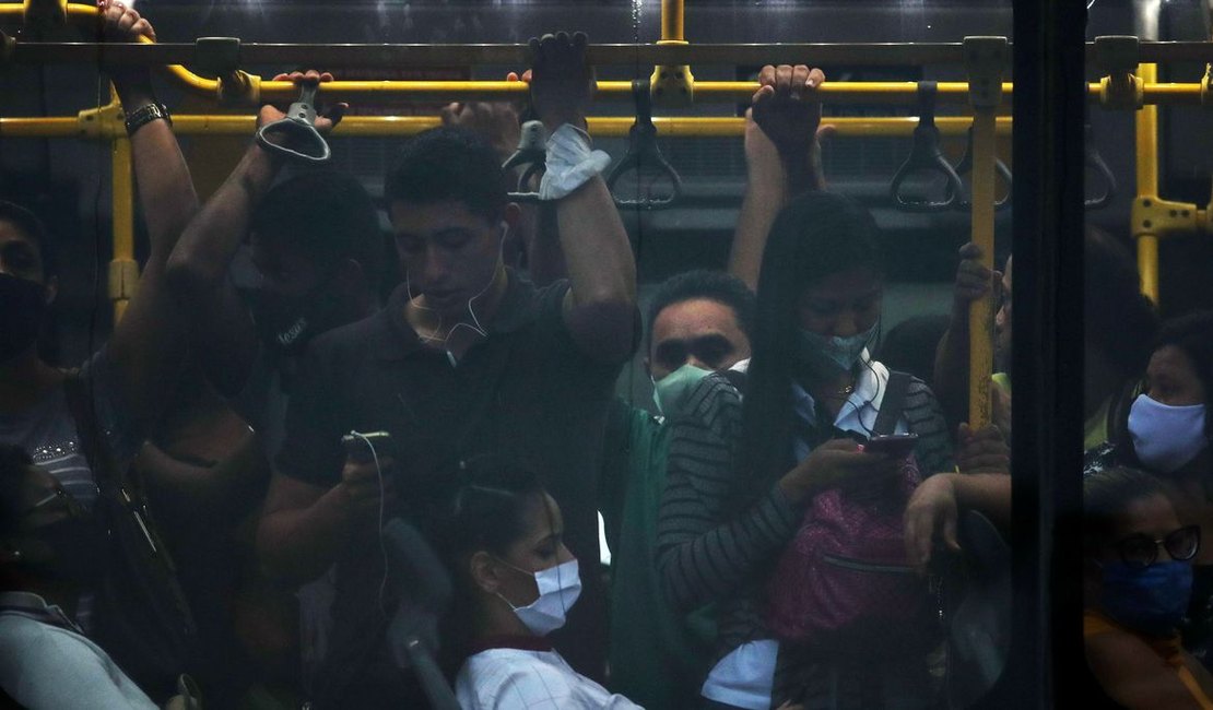 Datafolha: para 79%, pandemia está fora do controle; medo é recorde