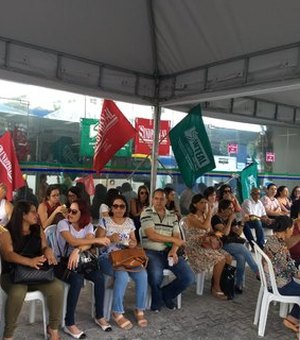 Servidores de Maceió se reúnem em assembleia para definir rumos da greve