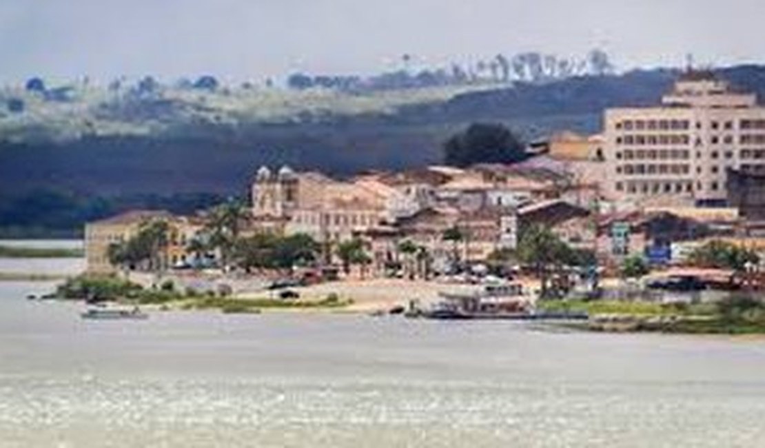 Idoso de 60 anos sofre atentado, em Penedo
