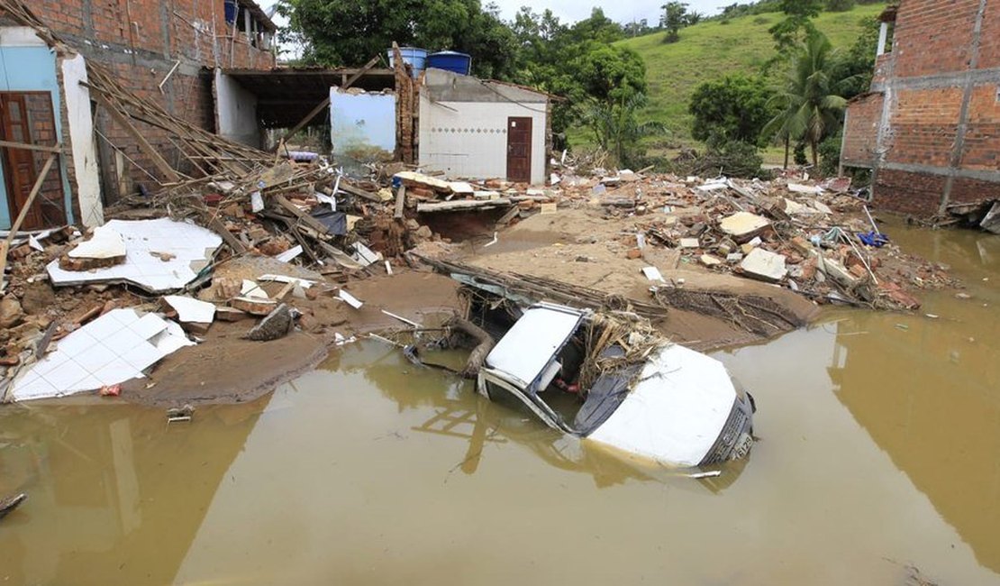 Número de afetados pelas chuvas na Bahia se aproxima de 800 mil
