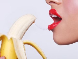 'Torcer a calcinha' e mais: 8 técnicas para virar especialista no sexo oral.