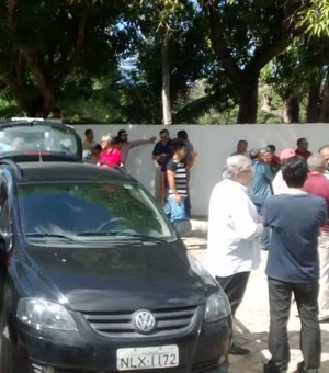 Ex-funcionários da Usina Laginha protestam contra indenizações atrasadas