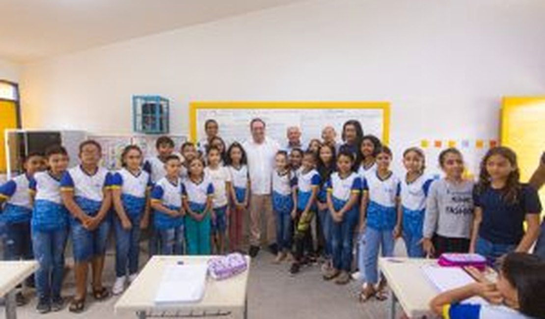 Prefeito Luciano Barbosa entrega escola no Planalto e anuncia inauguração de creche no Residencial Agreste