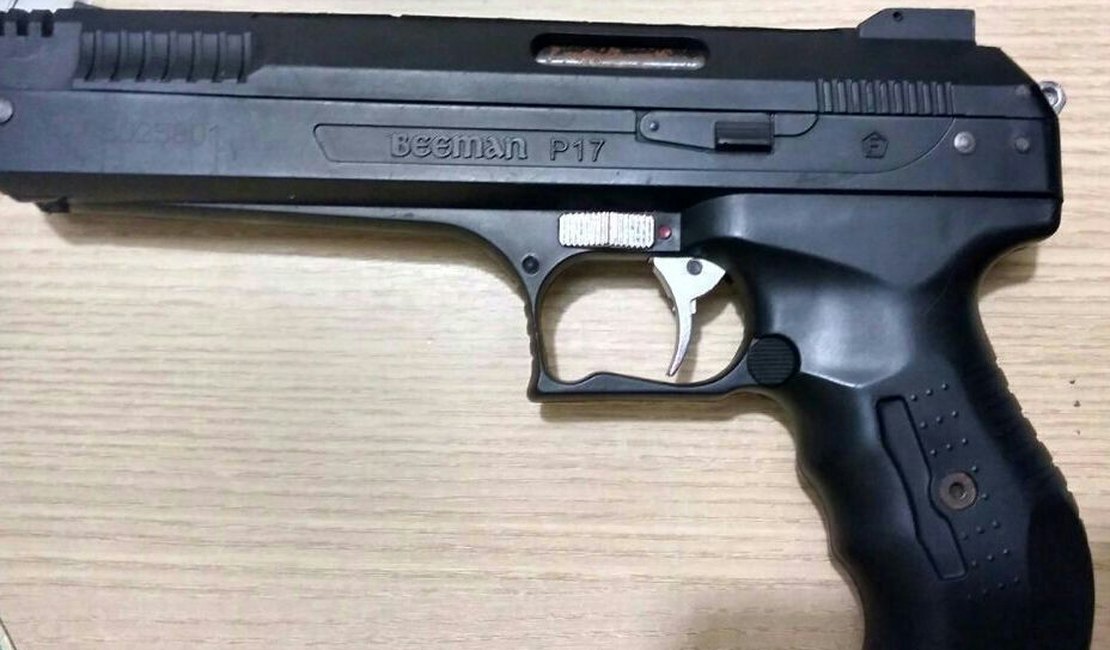 Adolescentes usam arma de brinquedo para assaltar vítimas em Arapiraca