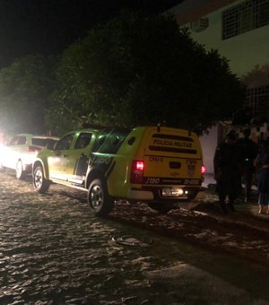 [Vídeo ] Ladrão invade prédio de faculdade por dois dias consecutivos, em Arapiraca