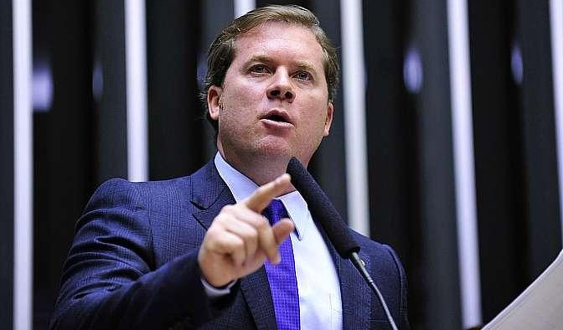 Marx Beltrão pede fim do corte de energia por inadimplência durante pandemia até dezembro