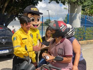 Quase metade de motociclistas abordados em blitz da SMTT em Arapiraca não tem habilitação