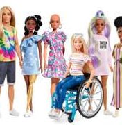 Pela primeira vez, Barbie lança bonecas careca e com vitiligo