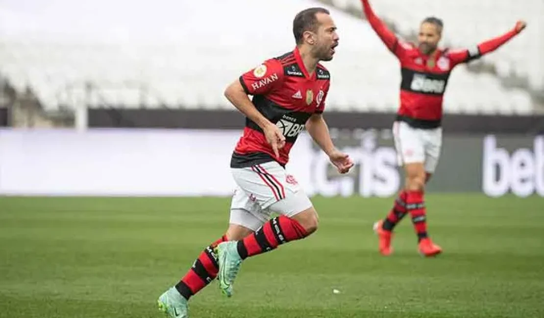 Everton Ribeiro perde espaço no Flamengo e deixa de ser primeira opção até no banco