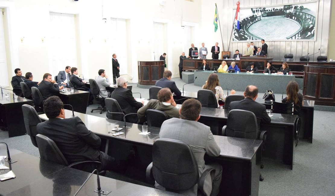 Deputados estaduais travam disputa pela presidência da ALE-AL para o biênio 2017/18