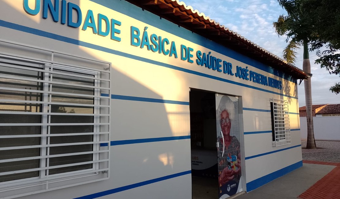 [Vídeo] Luciano Barbosa entrega UBS reconstruída no bairro Nilo Coelho em Arapiraca