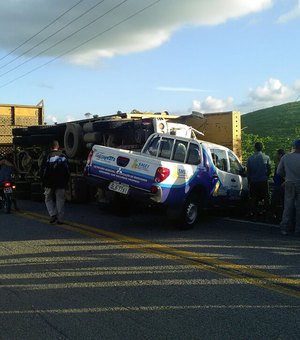 Acidente com veículo oficial de Ibateguara deixa vitima fatal e dois feridos