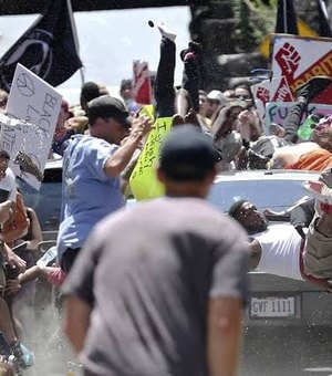 Americanos contrários a atos antirracismo usam carros e armas para atacar manifestantes
