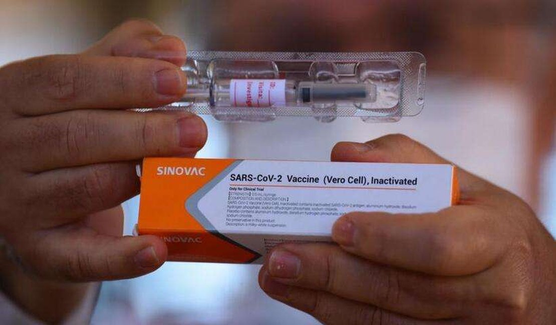 CoronaVac é 83,5% eficaz contra covid-19, diz universidade turca