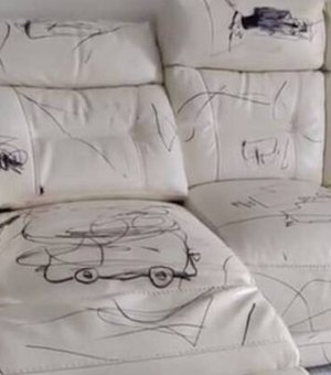 Vale R$ 8 mil? Pai tenta vender sofá todo riscado por seus filhos na internet e é ridicularizado