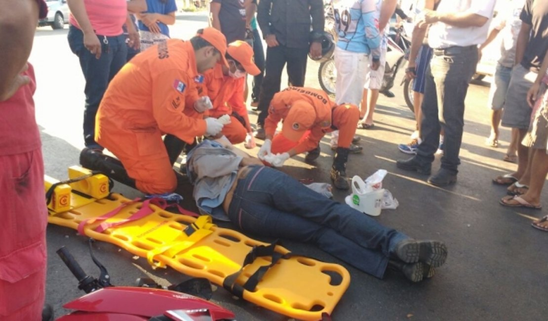 [Vídeo] Colisão entre carro e moto na AL-110 deixa uma pessoa ferida