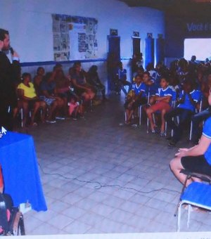 Promotoria de Justiça de Matriz de Camaragibe visita escolas públicas