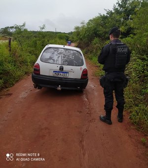 Carro furtado durante Festival de Inverno é encontrado depenado na Serra das Espias em Palmeira