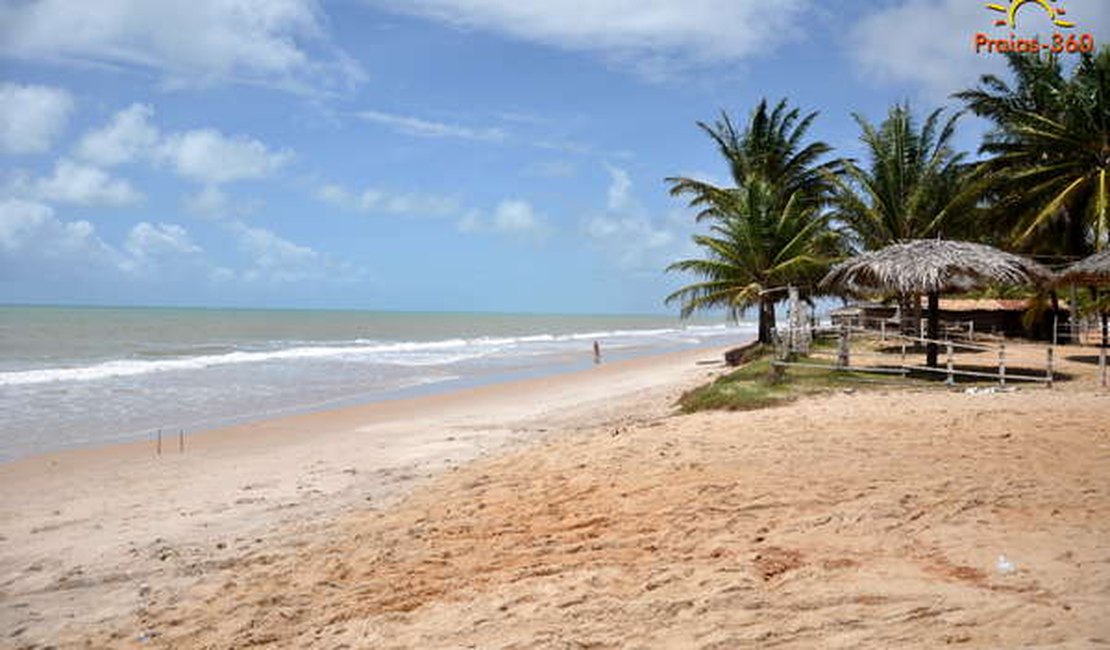 Corpo com golpes de facão é encontrado em praia de Coruripe, no Litoral Sul de Alagoas