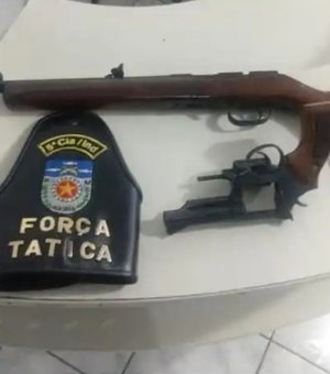 Polícia apreende rifle e revólver no bairro do Levada, em Maceió
