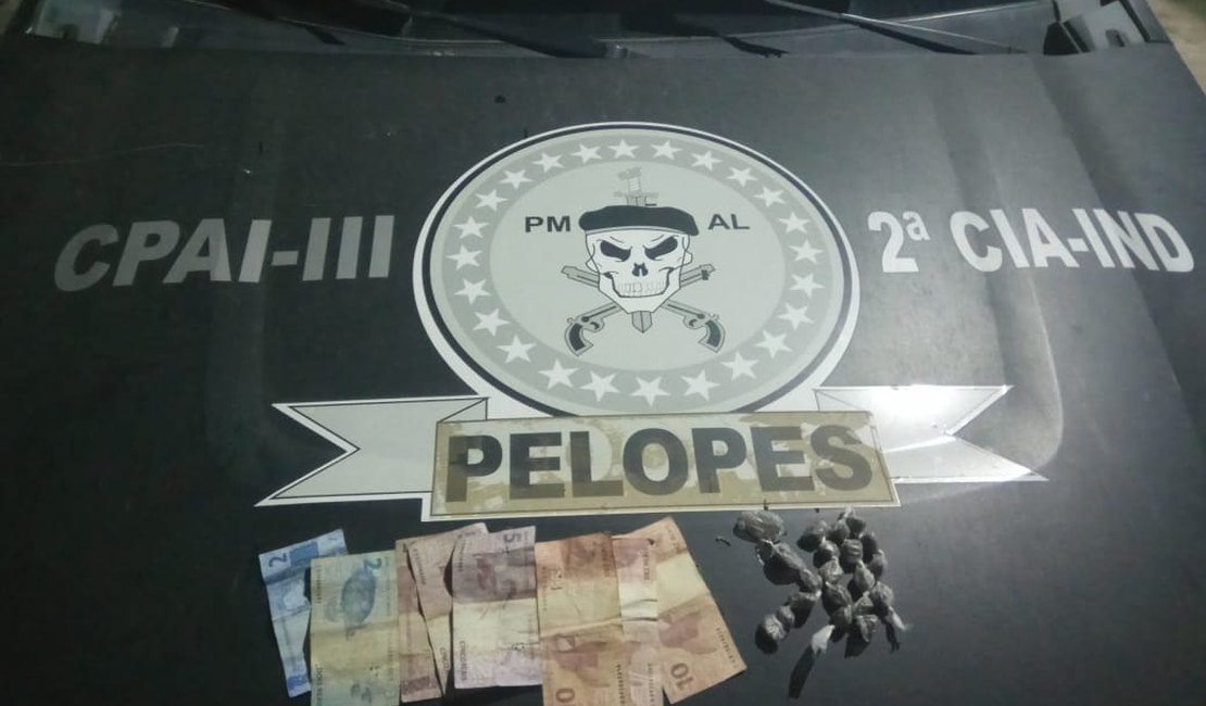 Homem é preso com cerca de 19 bombinhas de maconha, em Colonia Leopoldina 