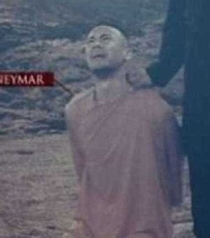 EI promete mar de sangue na Copa com imagem de Neymar 'degolado'